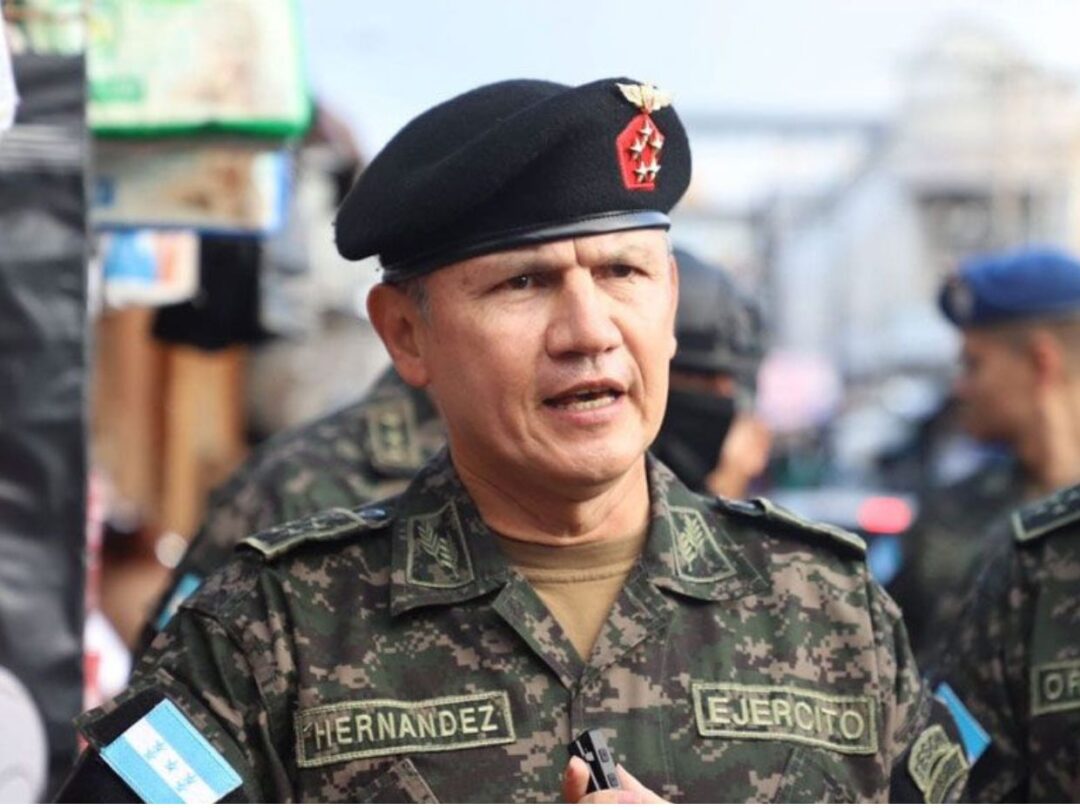 Roosevelt Hernández: el general que divide a Honduras con sus declaraciones
