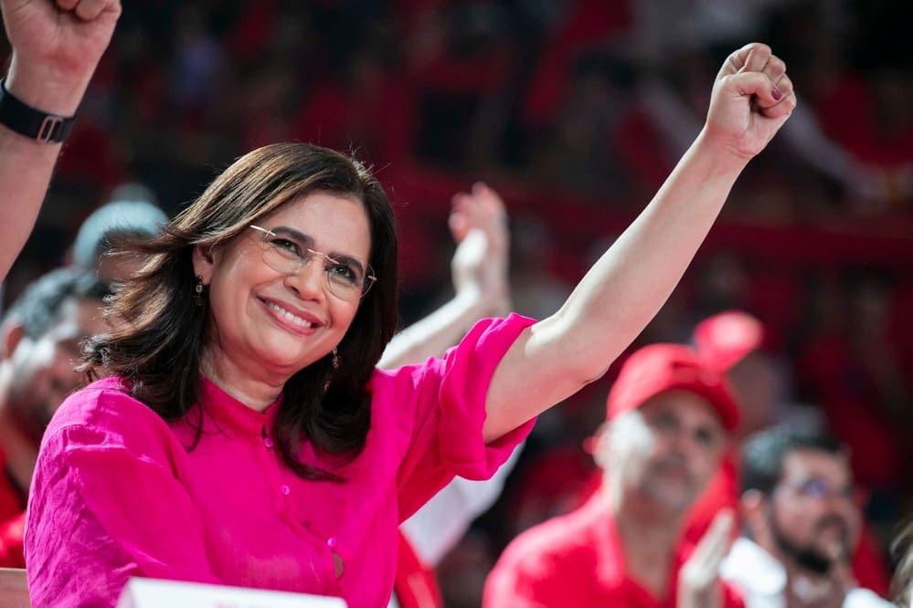 Encuestas muestran a Rixi Moncada en tercer lugar: alarma en LIBRE